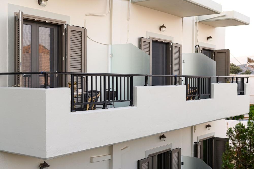 Avra Hotel Agia Galini Exterior foto