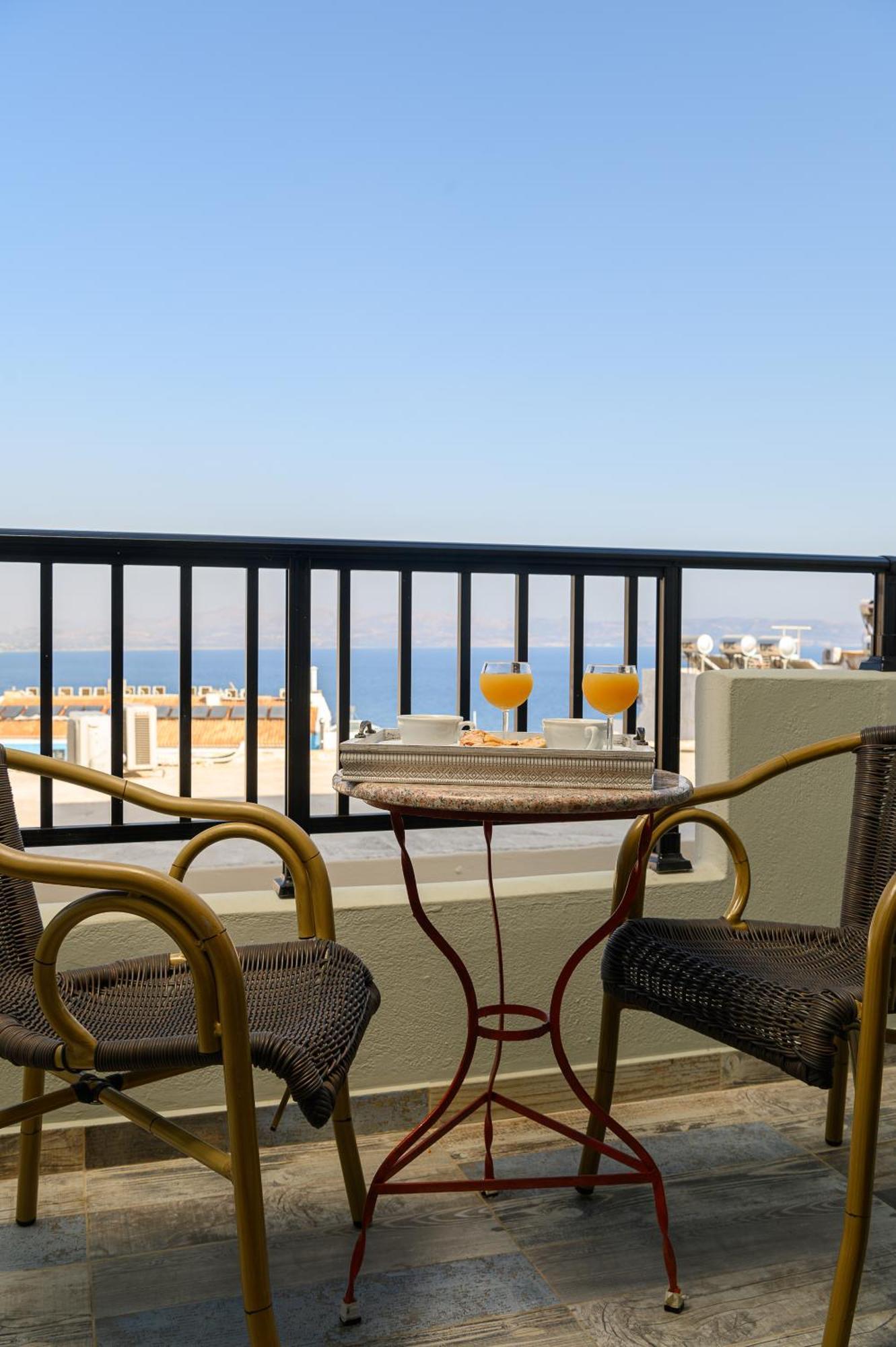 Avra Hotel Agia Galini Exterior foto